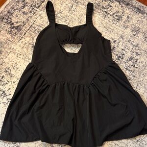 Black Sleeveless Dress with Cutout